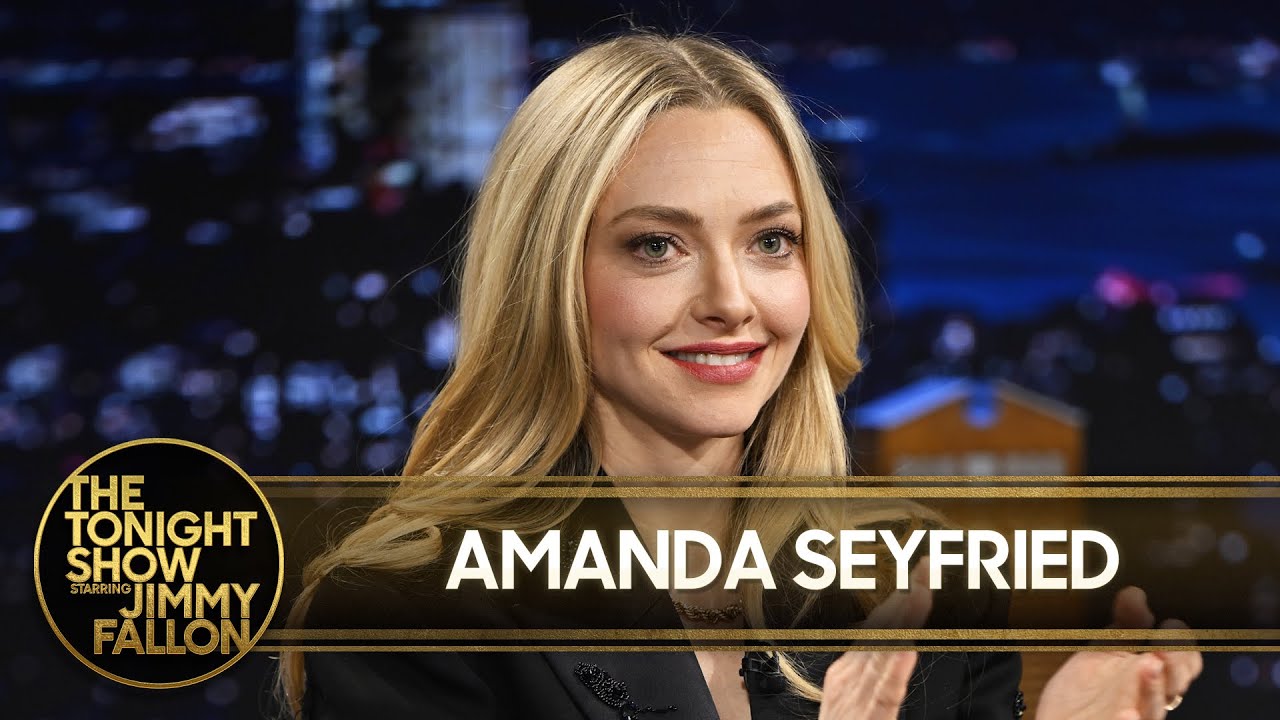Amanda Seyfried Sings & Plays the Dulcimer