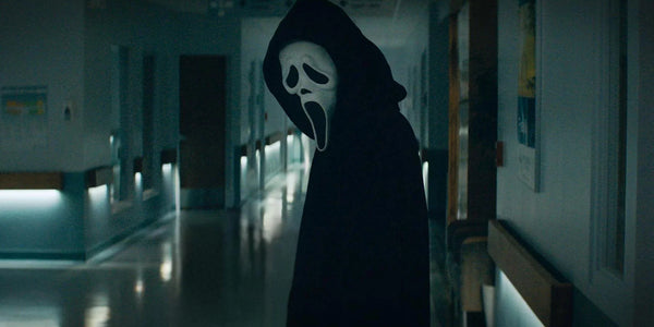 [IN BRIEF] The troubled production of Scream 7 has finally begun filming, as announced by the franchise veteran director with a heartfelt message and a photo.