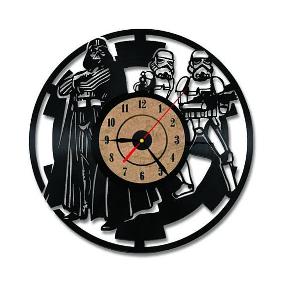 STAR WARS DARTH VADER HANDMADE VINYL WALL CLOCK - Hollywood Box